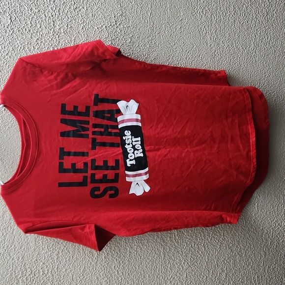 🔴 3 for $10 "Let me see that tootsie roll" Graphic Tee . - Picture 2 of 3